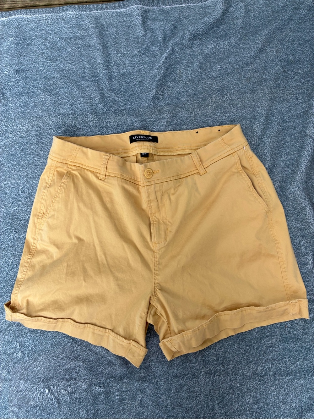 Liverpool LA Yellow Women’s Chino Shorts 18W NWOT